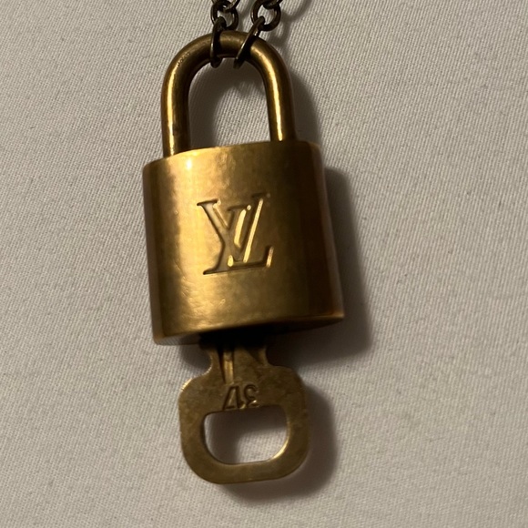 Necklace with authentic Louis Vuitton Lock and Key - Picture 1 of 3